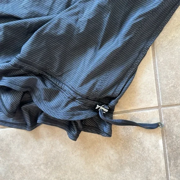 Lululemon No Limits tank - Picture 4 of 10